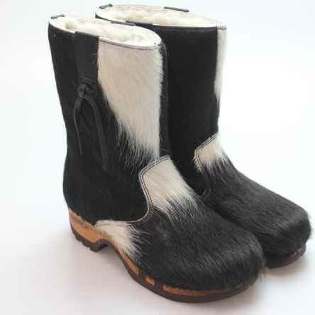 https://holzschuhe.at/en/shop/category/boots
