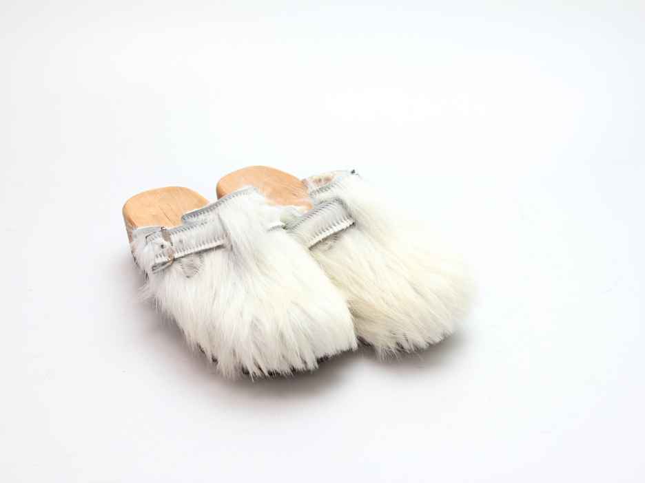 Clogs mit Absatz in Fell gefüttert