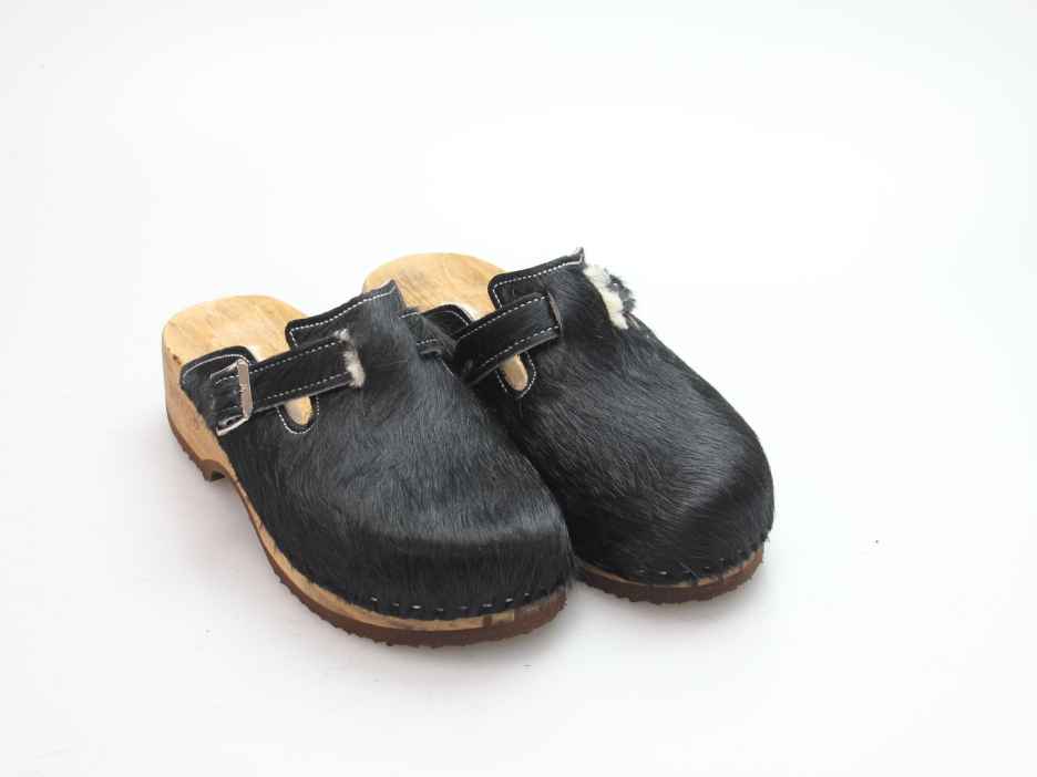Clogs mit Absatz in Fell gefüttert