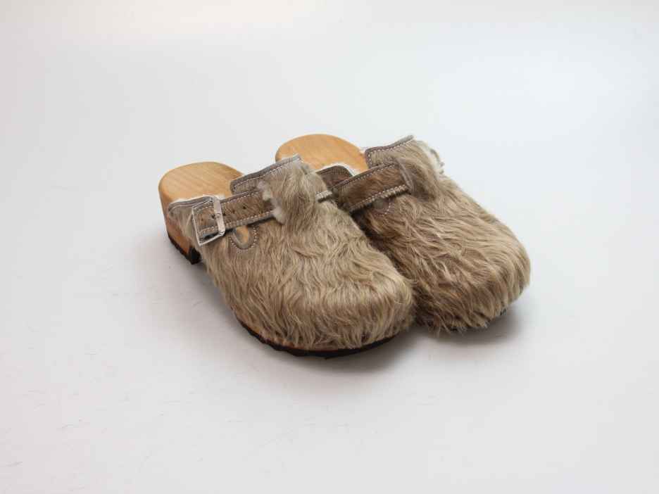 Clogs mit Absatz in Fell gefüttert