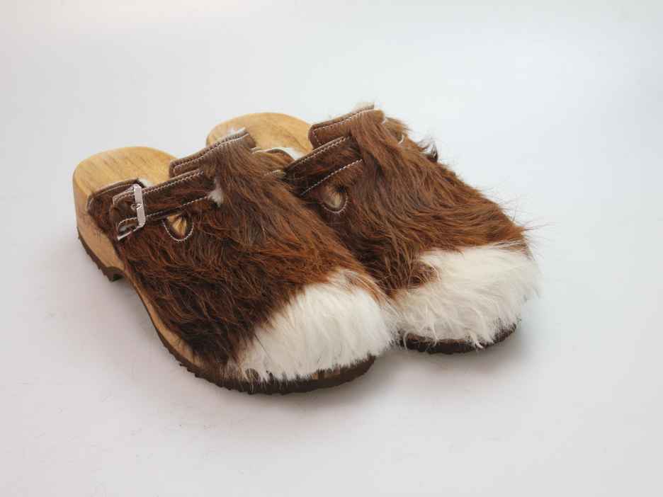 Clogs mit Absatz in Fell gefüttert