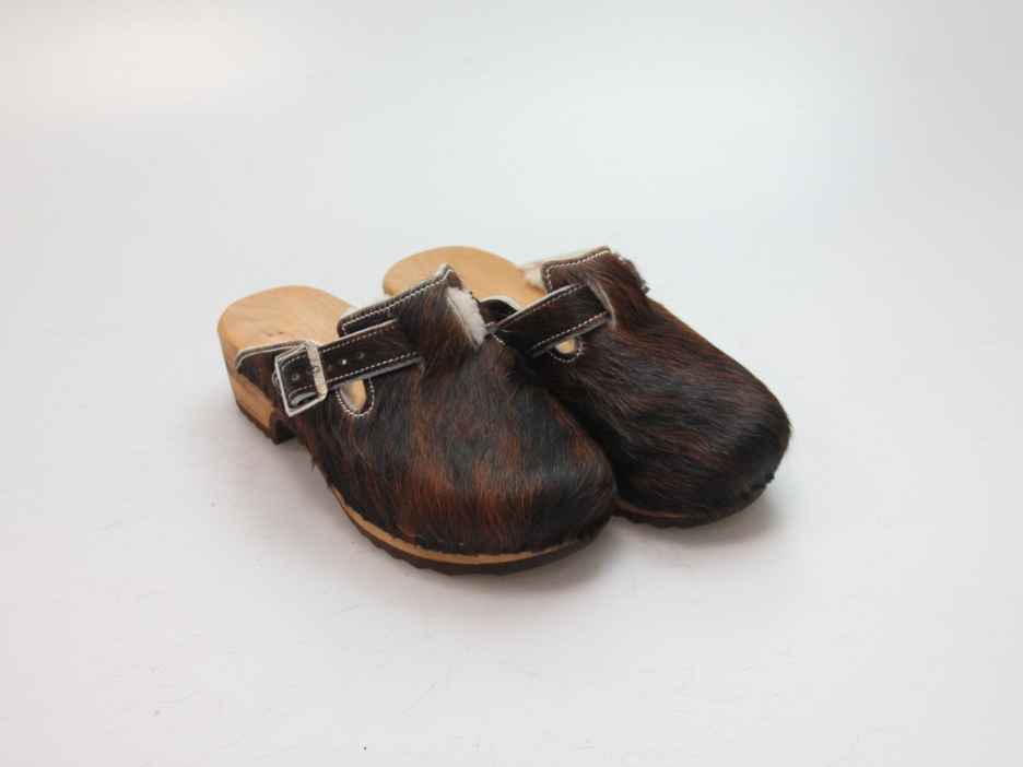 Clogs mit Absatz in Fell gefüttert