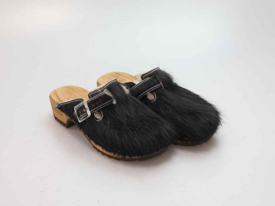 Clogs mit Absatz in Fell gefüttert