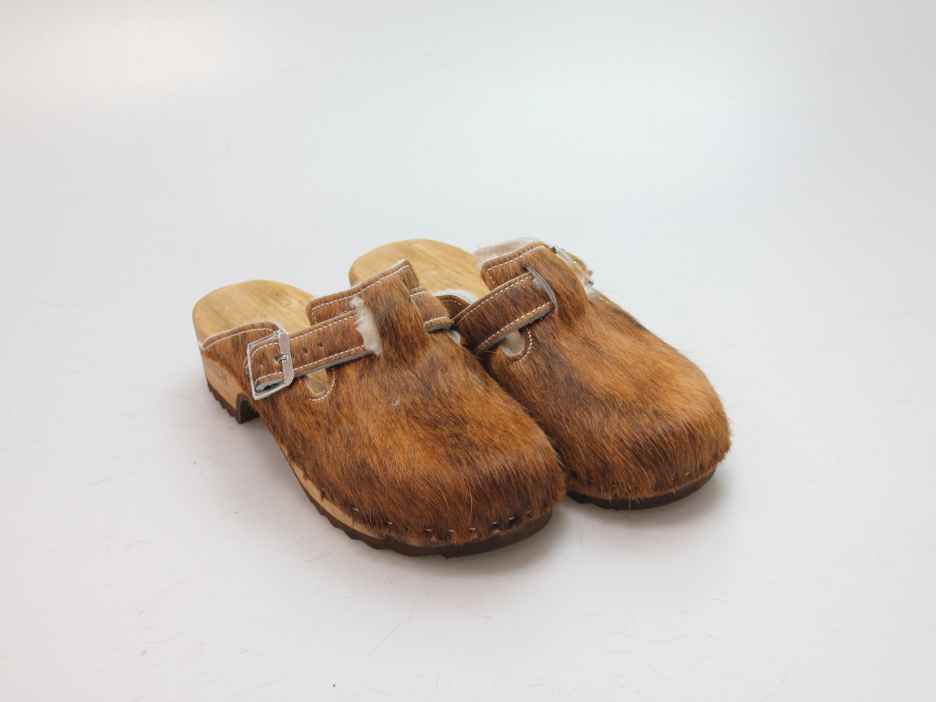 Clogs mit Absatz in Fell gefüttert