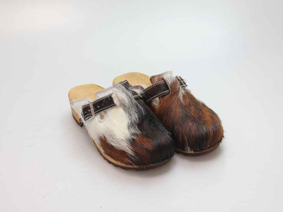 Clogs mit Absatz in Fell gefüttert