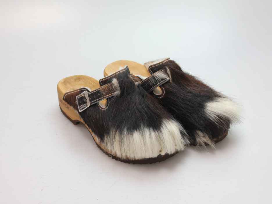 Clogs mit Absatz in Fell gefüttert