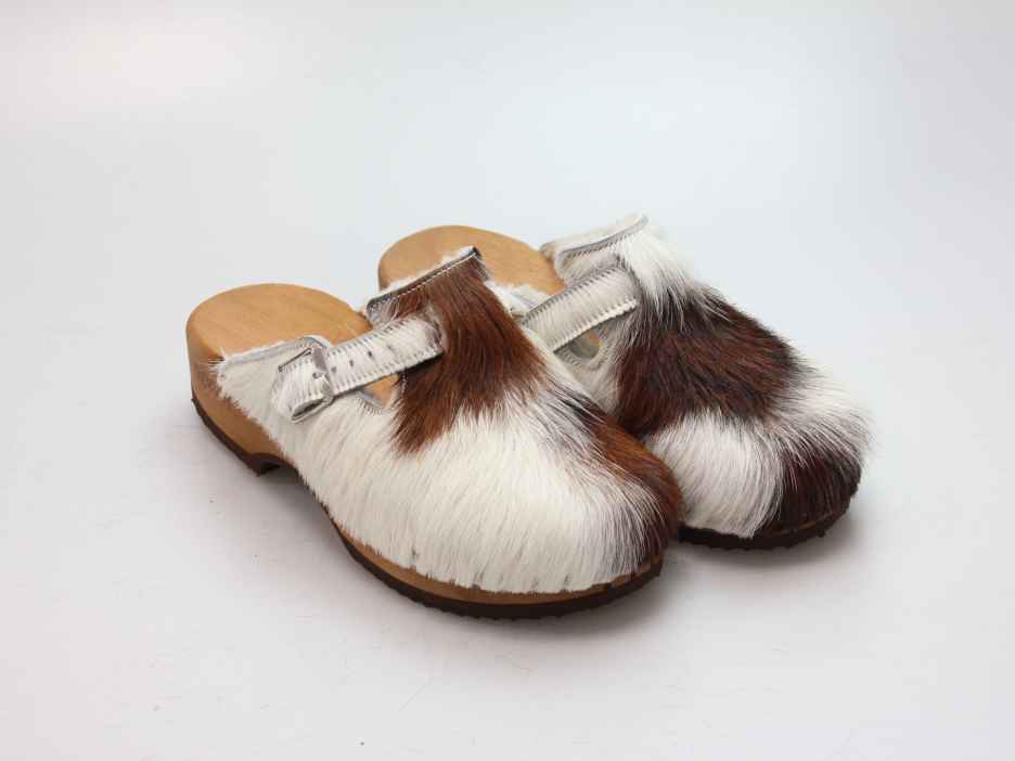 Clogs mit Absatz in Fell gefüttert
