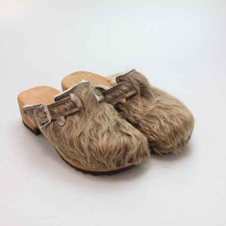https://holzschuhe.at/en/shop/category/clogs-with-fur