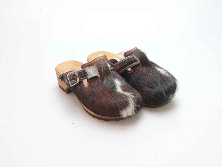 Clogs mit Absatz in Fell gefüttert