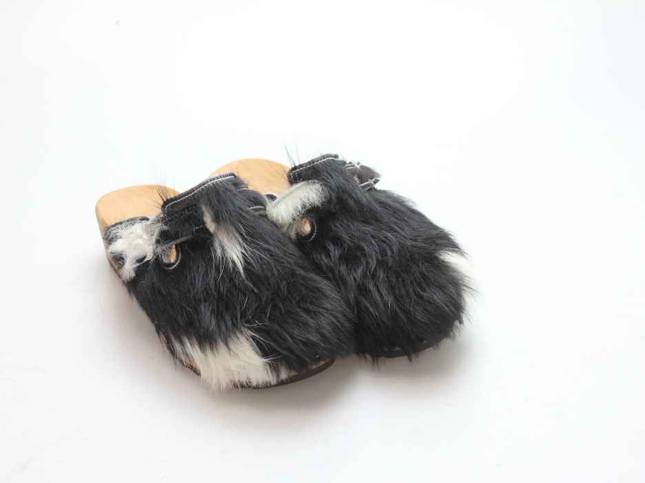 Clogs mit Absatz in Fell gefüttert