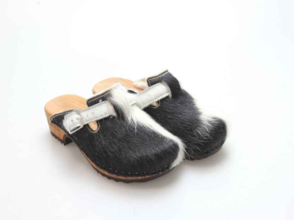 Clogs mit Absatz in Fell gefüttert