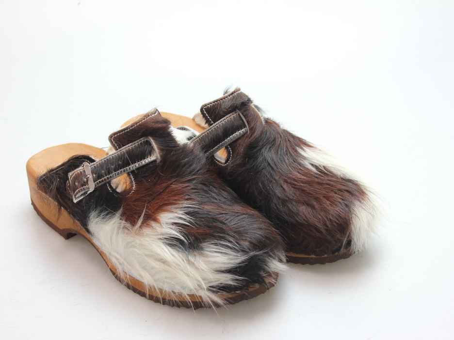 Clogs mit Absatz in Fell gefüttert