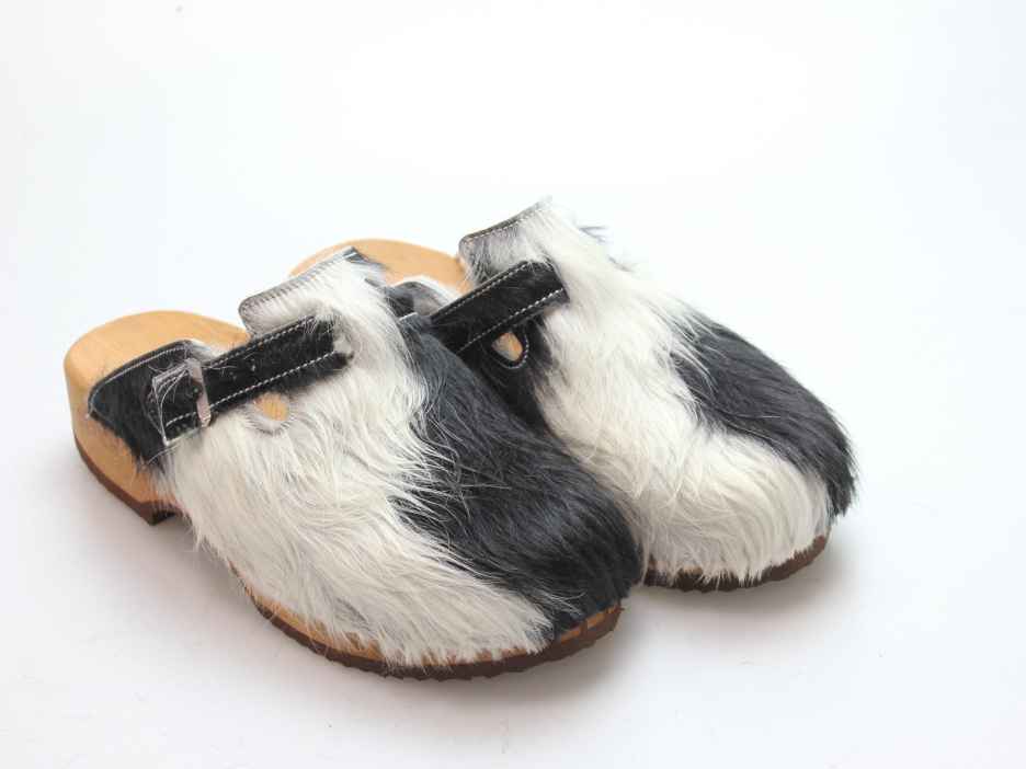Clogs mit Absatz in Fell gefüttert