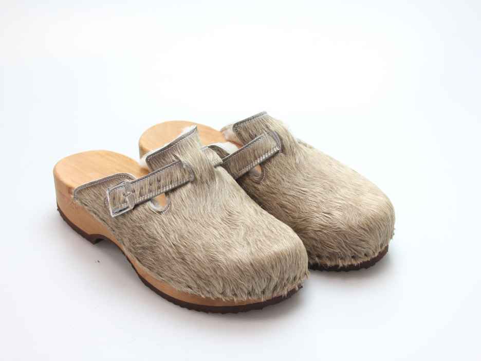 Clogs mit Absatz in Fell gefüttert
