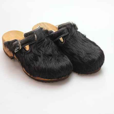 https://holzschuhe.at/de/shop/kategorie/clogs-in-fell