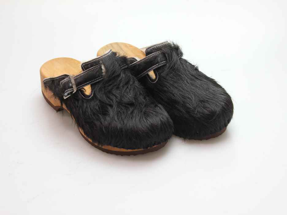 Clogs mit Absatz in Fell gefüttert